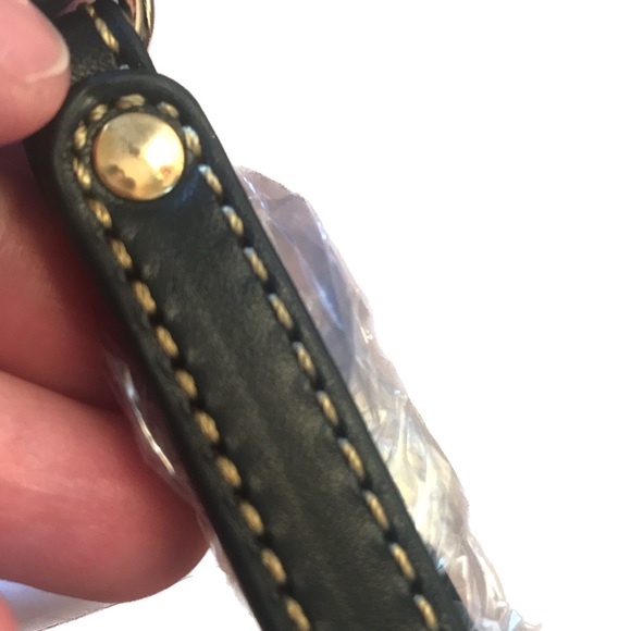 New Leather Wristlet (Blk) Dooney & Bourke - Picture 4 of 11